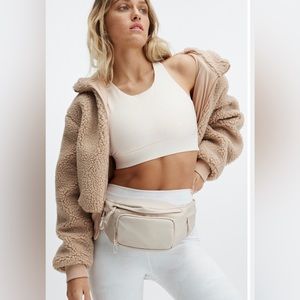 NWT- Fabletics Hike Fanny Pack 🤍